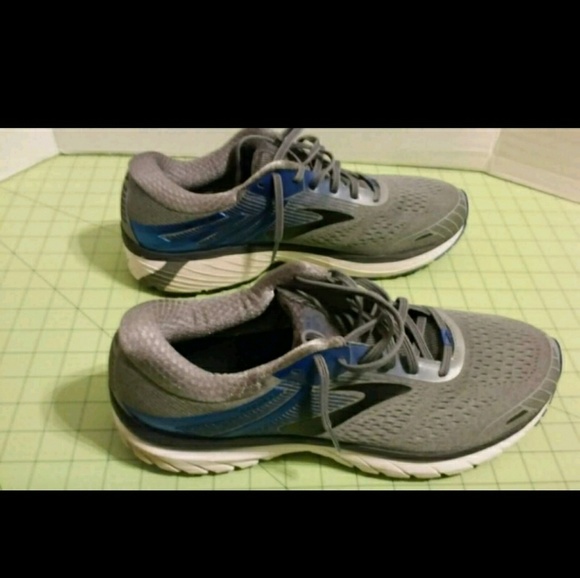 Brooks tennis shoes mens Clearance